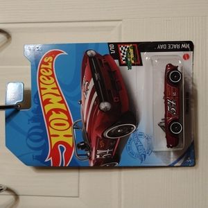 2021 Hot Wheels Triumph TR6 Red 1/10 HW RACE DAY 9/250 Cranberry Red Car New
